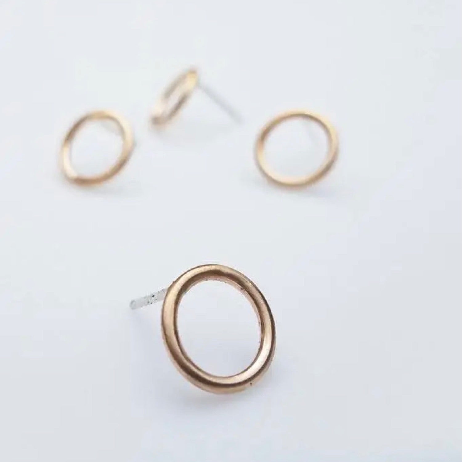 GOLD CIRCLE STUDS