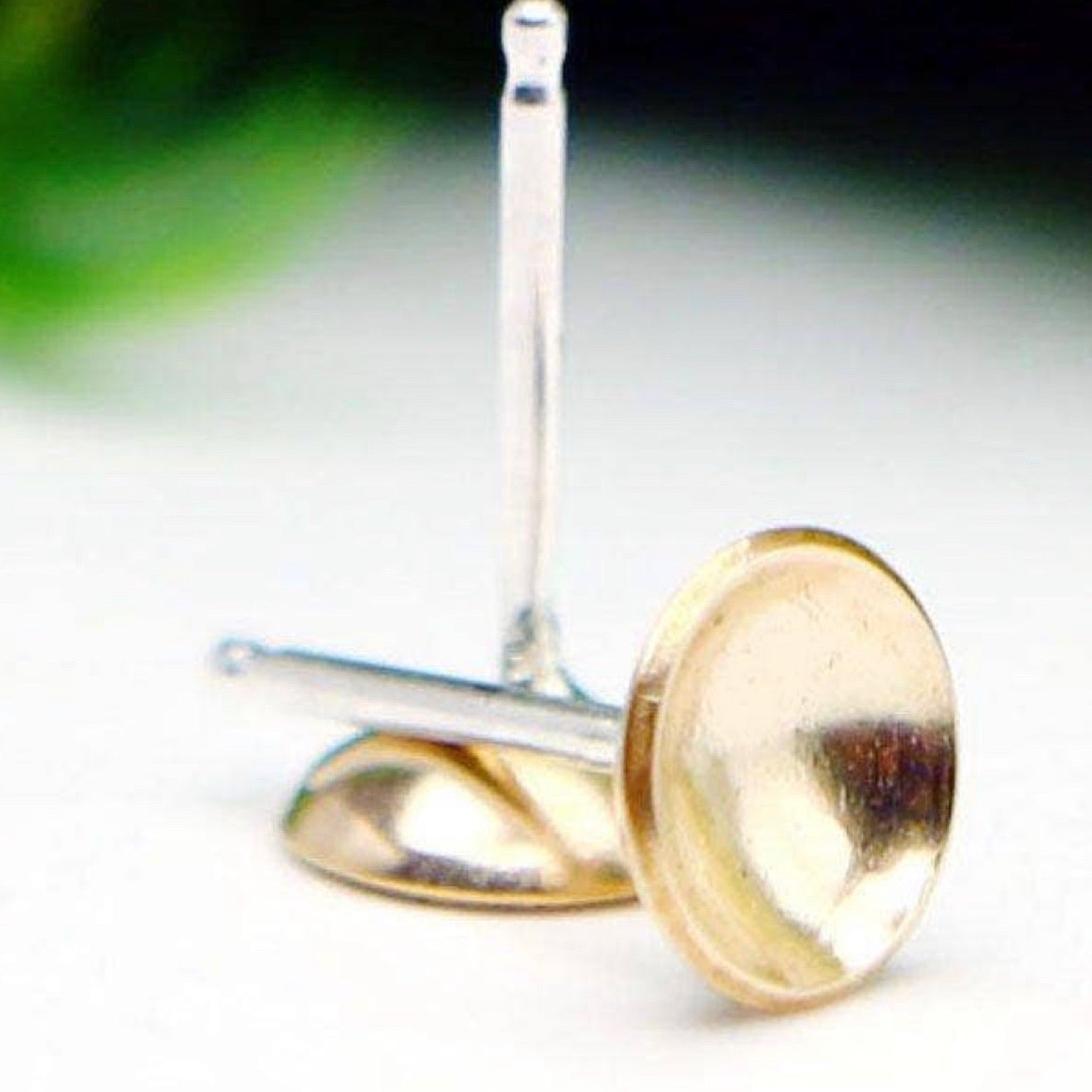 GOLD SAUCER STUDS