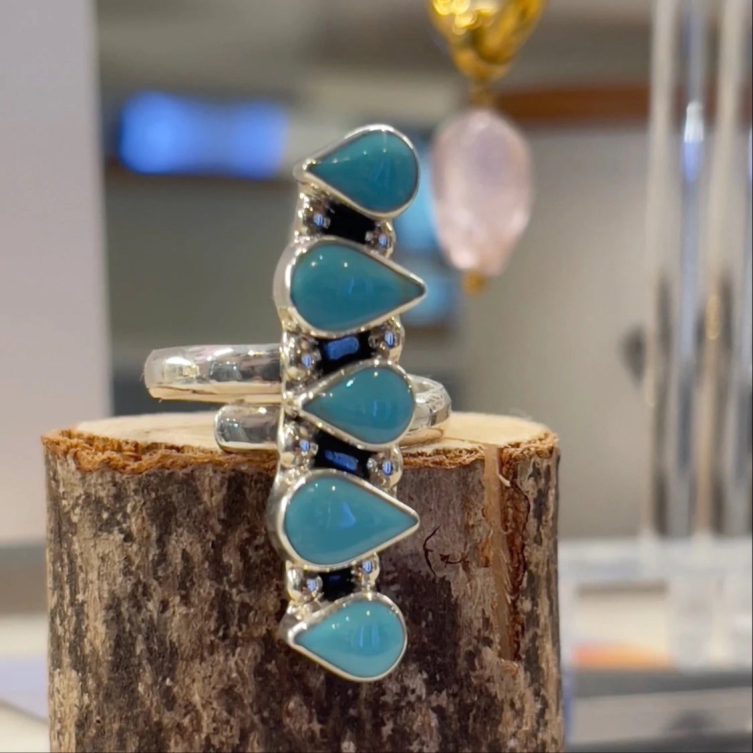 SMALL TURQUOISE TEARDROP RING