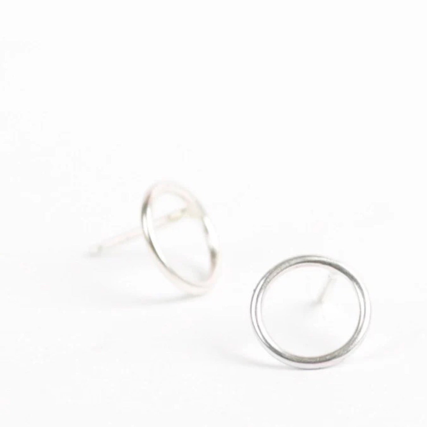 SILVER CIRCLE STUDS