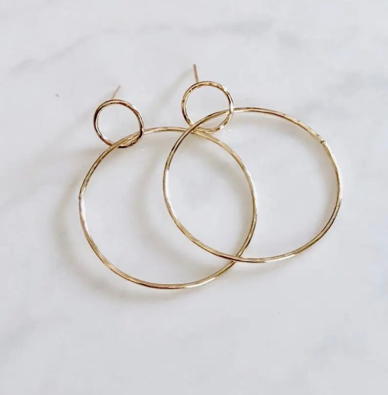 THE DEMI MODERN DOUBLE CIRCLE POST