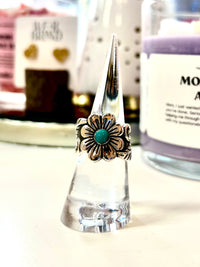 THE ZOE FLOWER RING W/TURQUOISE